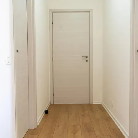 Emma 2br, 2 Bath & Balcony * Tirana