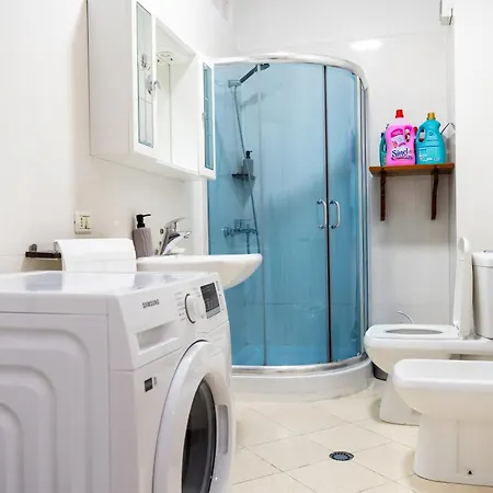 Lägenhet Emma 2br, 2 Bath & Balcony