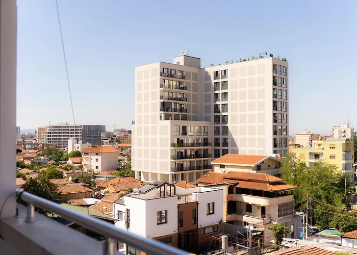 Emma 2br, 2 Bath & Balcony Appartamento