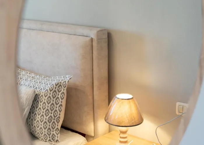 Emma 2br, 2 Bath & Balcony Appartamento *