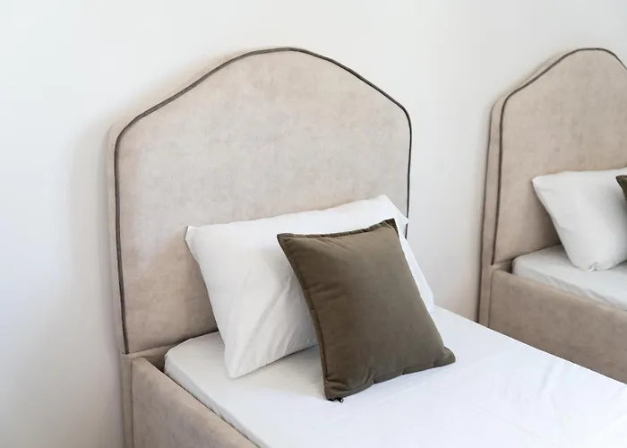 Emma 2br, 2 Bath & Balcony Appartamento