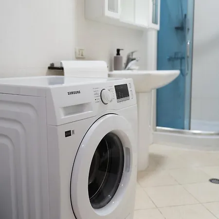 Apartman Emma 2br, 2 Bath & Balcony Tirana