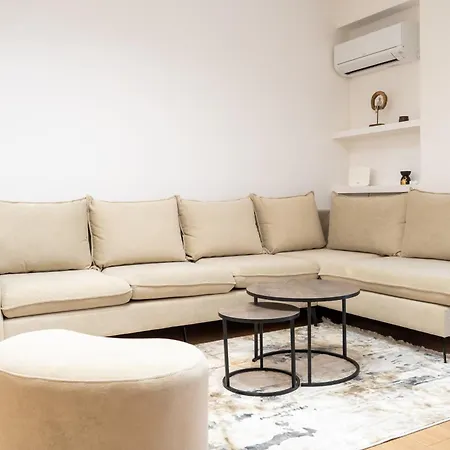 Emma 2br, 2 Bath & Balcony * Tirana