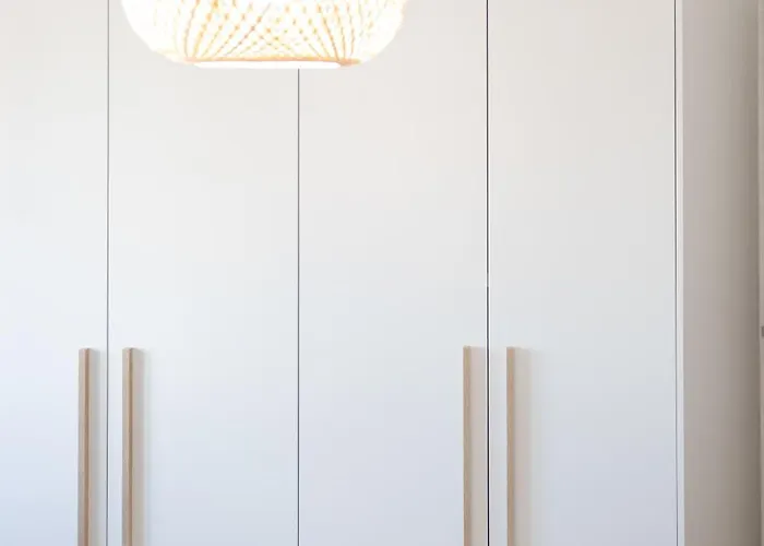 Emma 2br, 2 Bath & Balcony 公寓 *