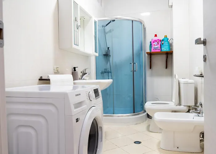 דירה Emma 2br, 2 Bath & Balcony