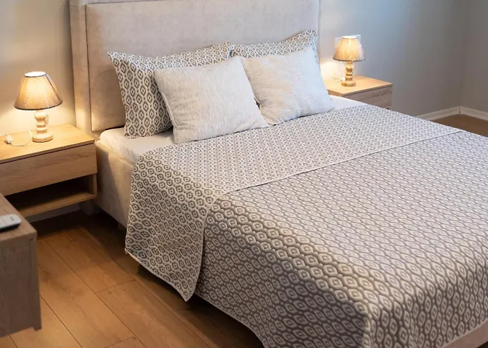 公寓 Emma 2br, 2 Bath & Balcony 地拉那