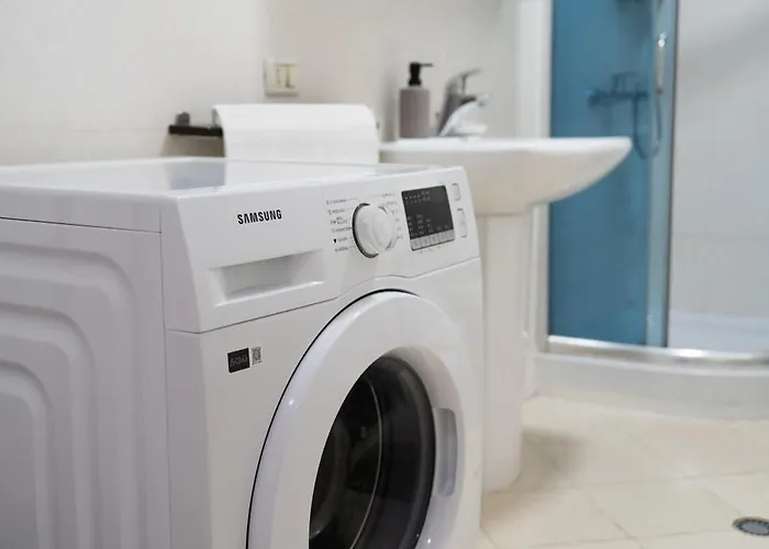 דירה Emma 2br, 2 Bath & Balcony טיראנה