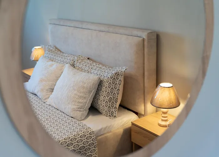 Emma 2br, 2 Bath & Balcony דירה טיראנה