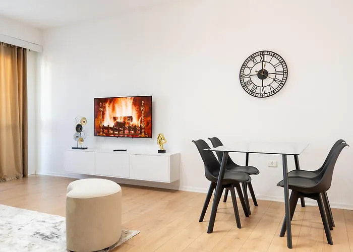 Emma 2br, 2 Bath & Balcony 地拉那