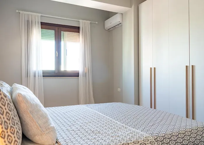 公寓 Emma 2br, 2 Bath & Balcony