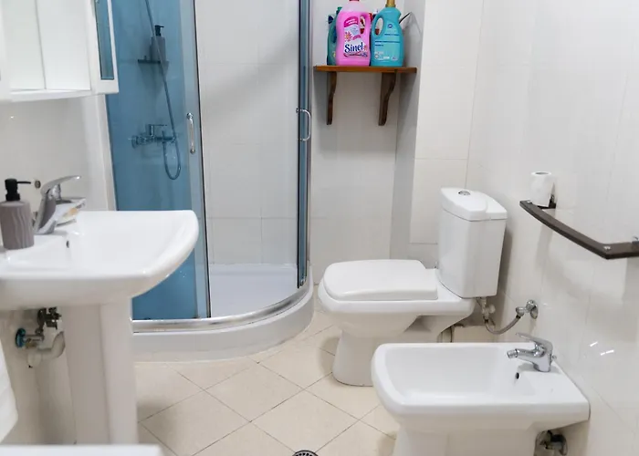 Emma 2br, 2 Bath & Balcony * טיראנה