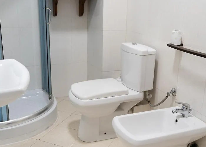 Emma 2br, 2 Bath & Balcony דירה