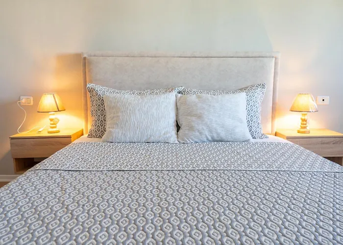 公寓 Emma 2br, 2 Bath & Balcony *